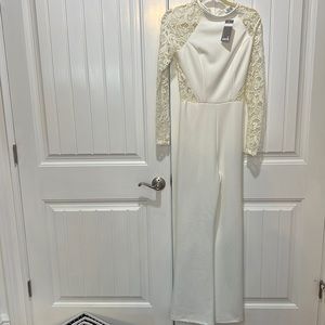 NWT women’s pantsuit size 4